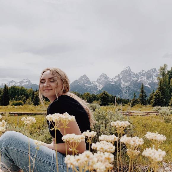 Meet your Posher, Ashley christine - Picture 1 of 1